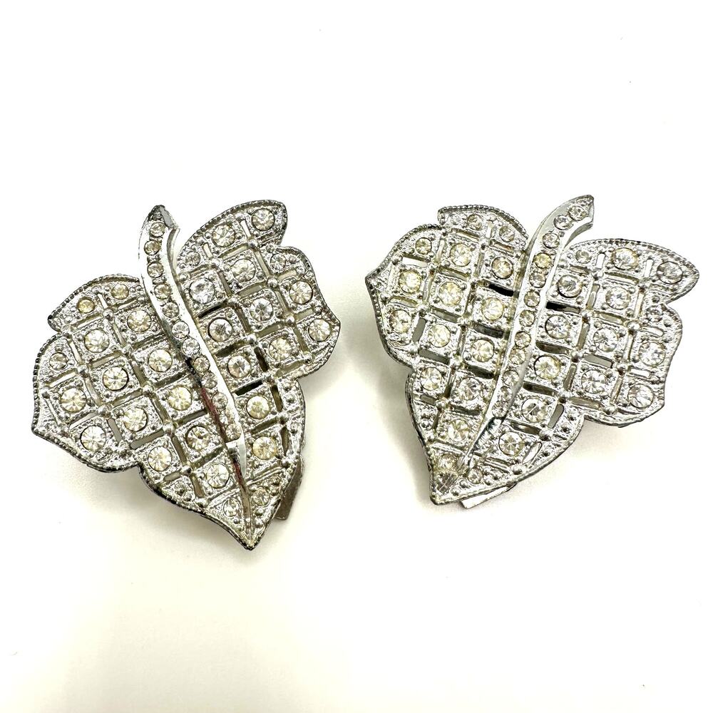 1930s antique Art Deco set 2 silver tone leaf clear rhinestones dress clips